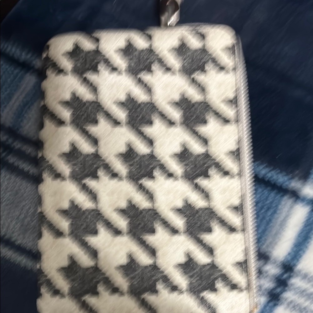 Coach Houndstooth Clutch in Gray and White and leather NWOT